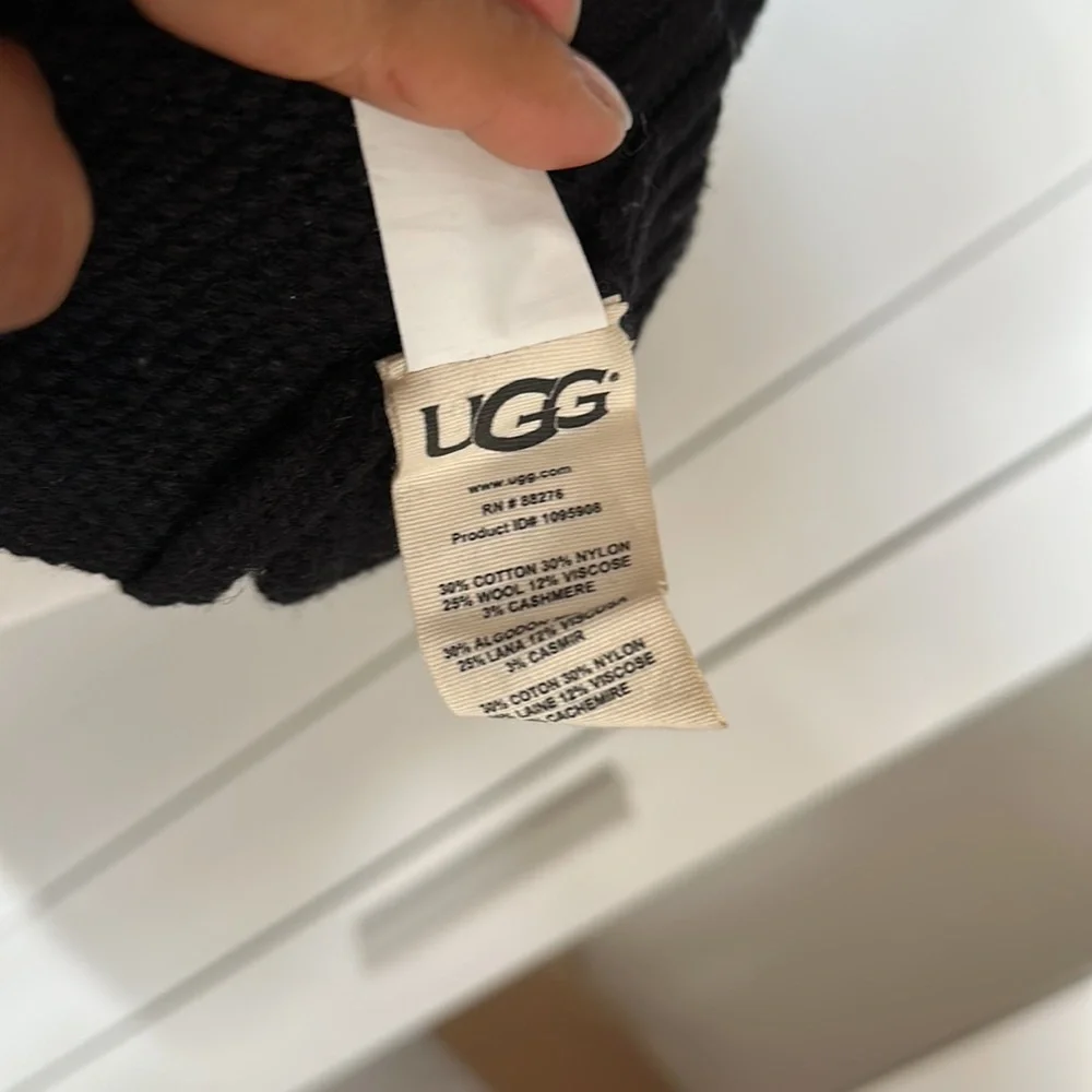 UGG TURTLE SWEATER SIZE M - Picture 7 of 8